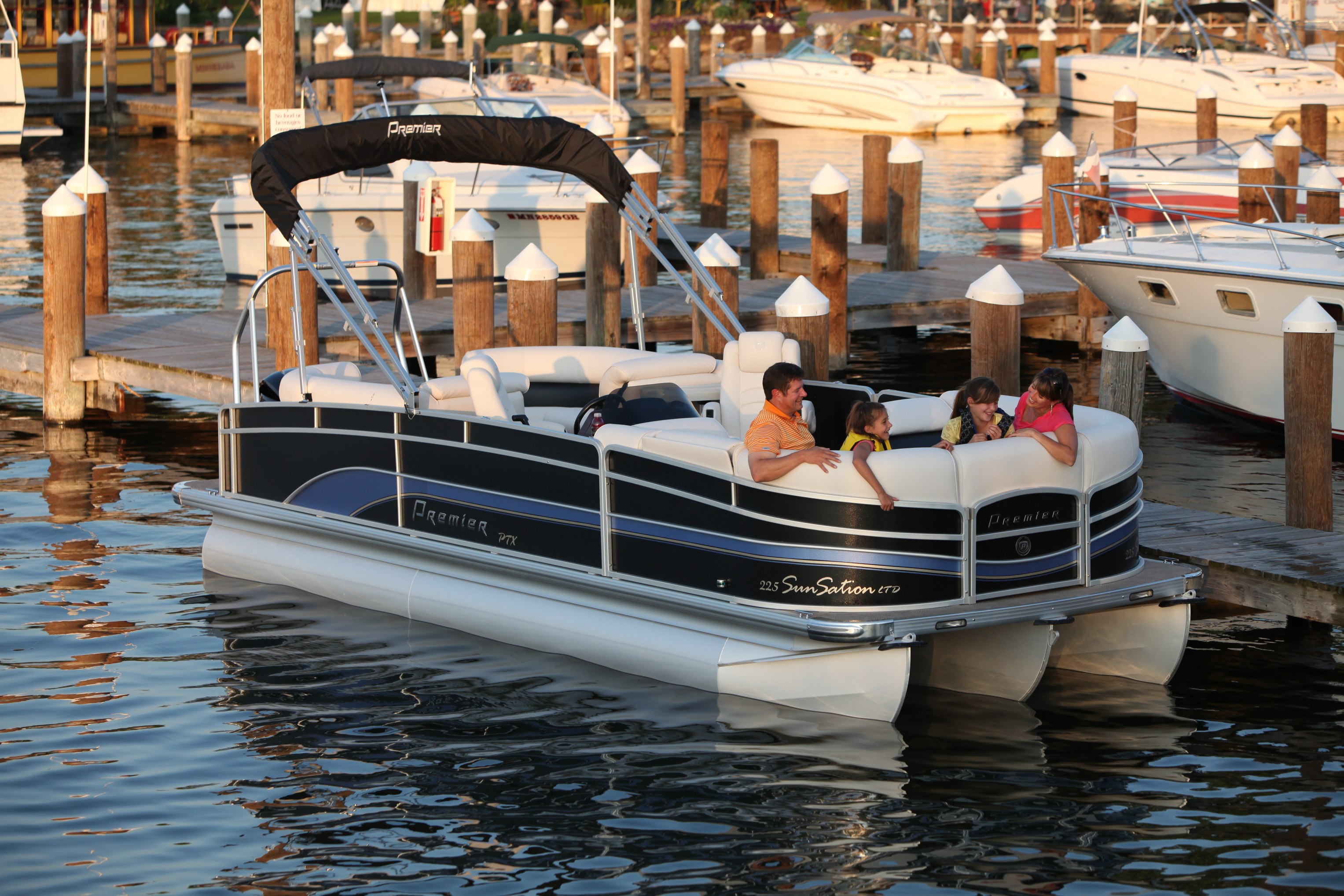 Top Features to Look for in a Pontoon Boat Shipyard Marine